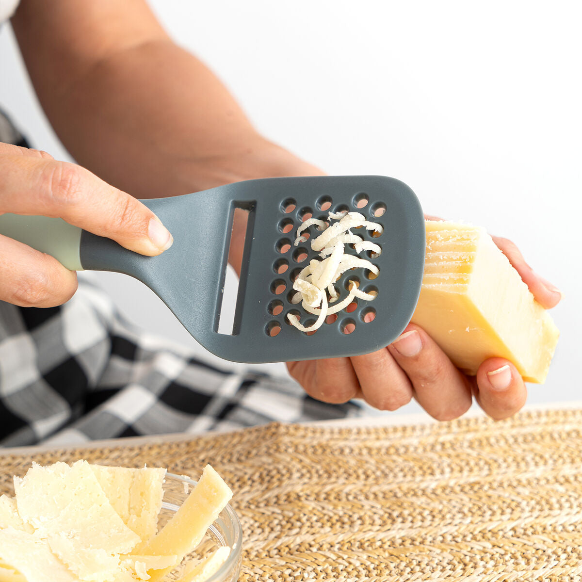 V4H45755FACE8A014495E81A924812933FDR5281995P6