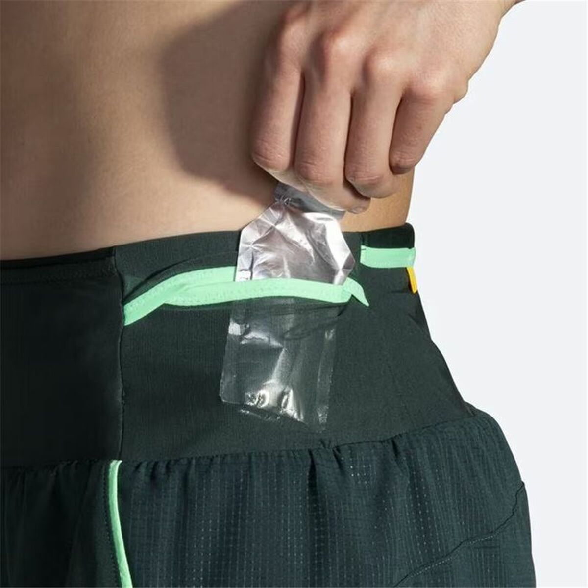 V4H7F693900D7D9E51EC79301353821D5FER4515742P6