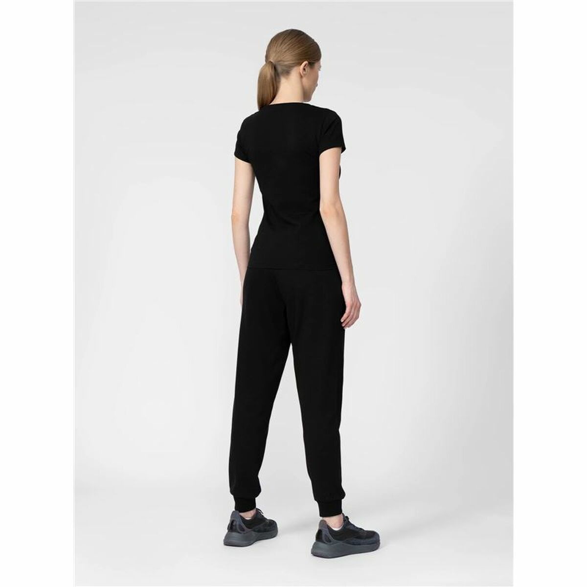 V6HC3D851D8BB501E0050E665778E878D17R4478984P6