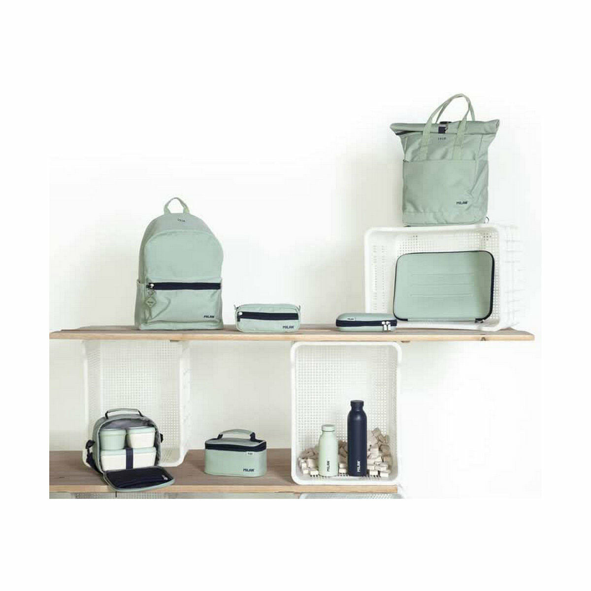 V8HDCEC9F71F97BBE7B917958236CC3B86ER3393782P2