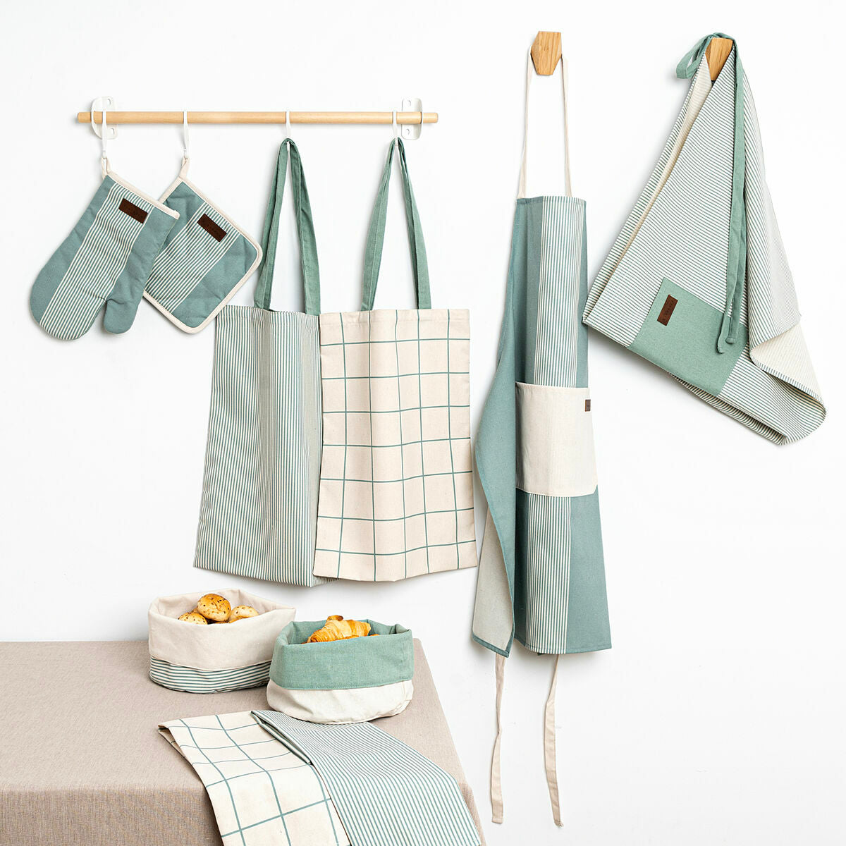 V3H7FB4FCEAD250261D5A40F55C152707CER5758946P5