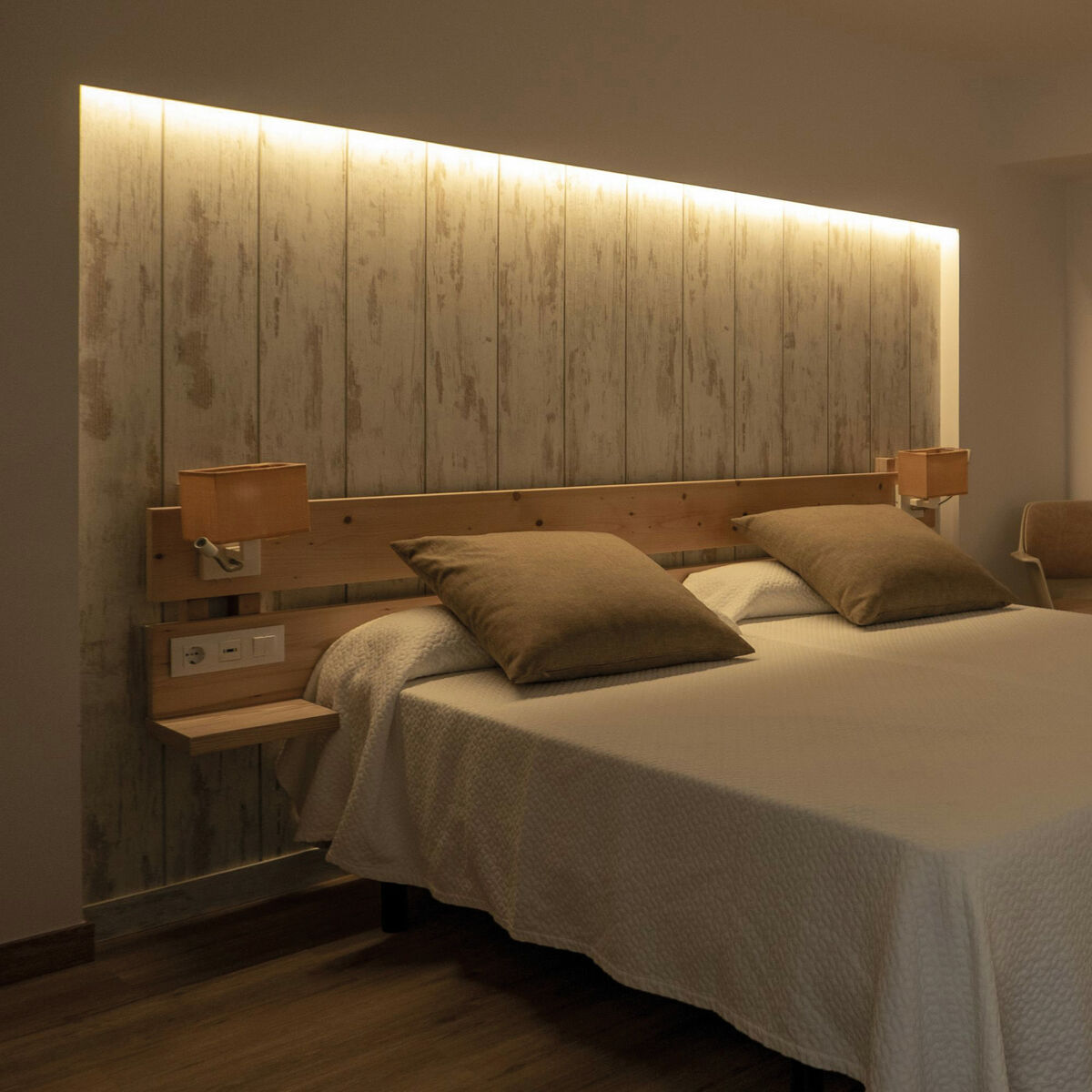 V6H4350B57B7F0E550D40B201F48E14F2B1R2613024P8