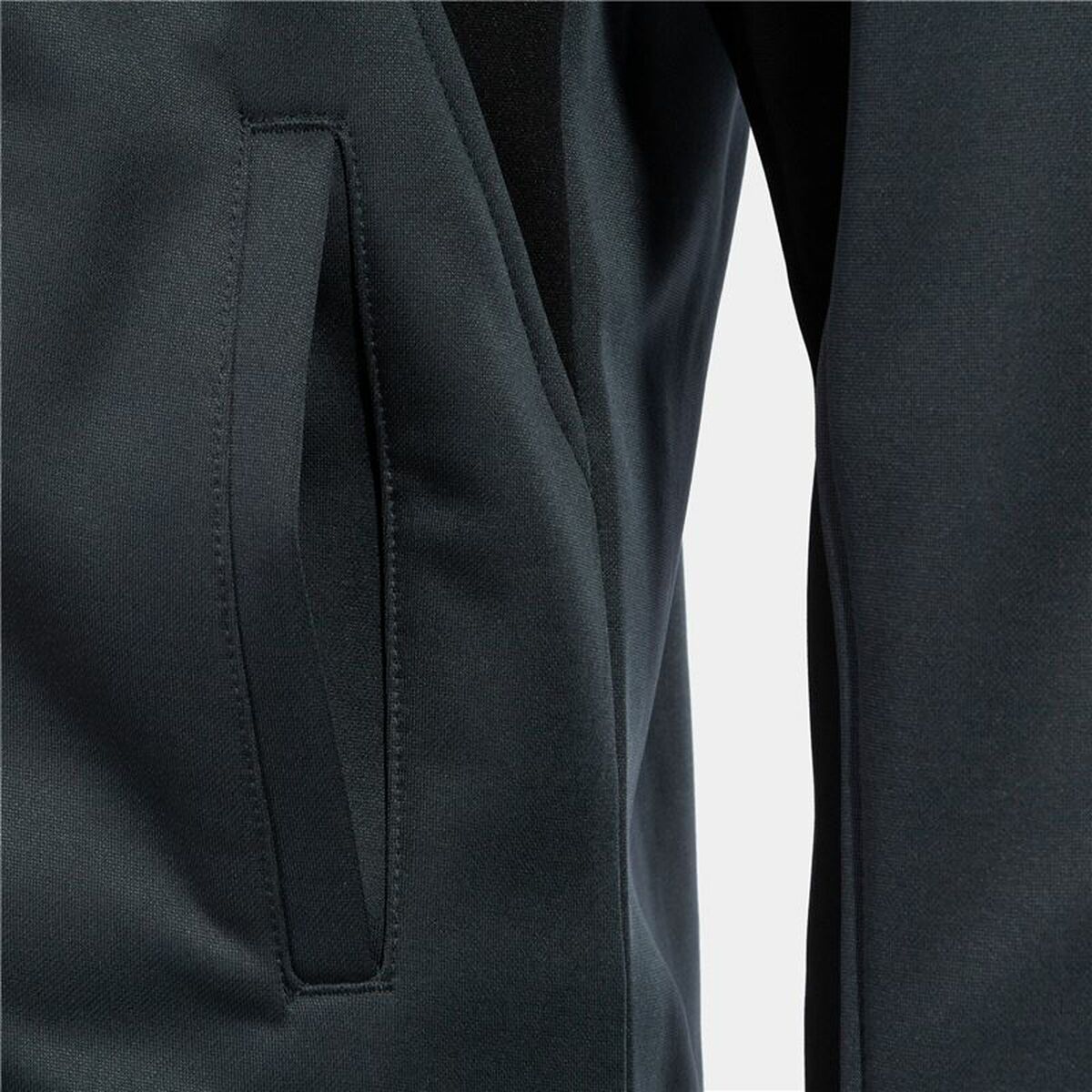 V3H8CCEB33128D89C000D5E4F090E310815R5532086P4